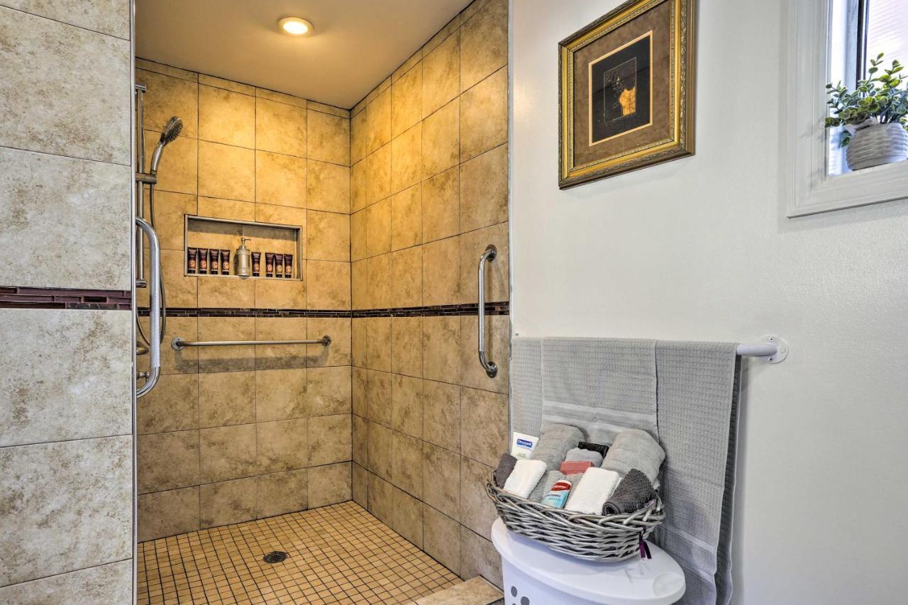 Central Elmont Studio With Great Outdoor Space! Exterior photo
