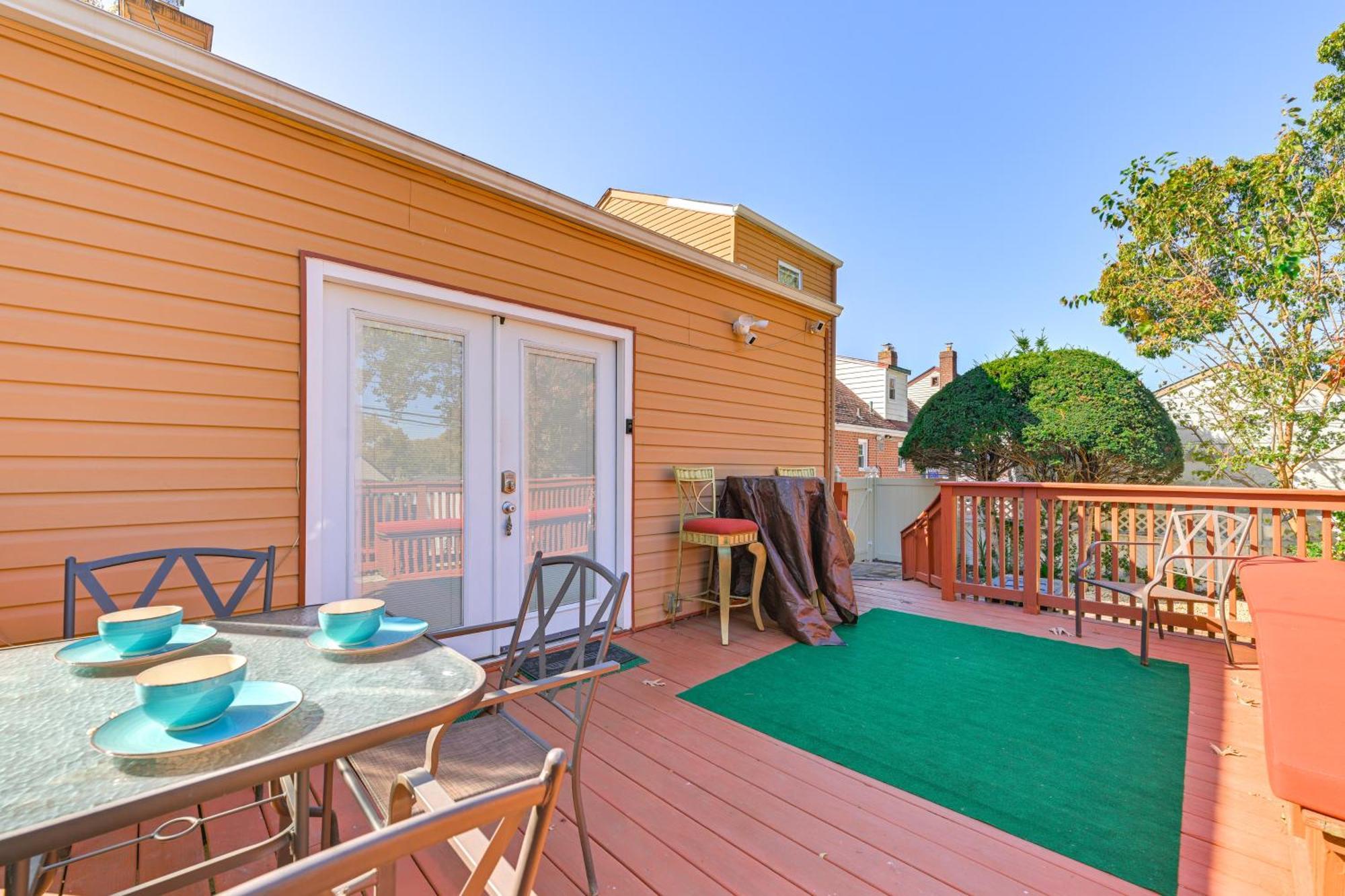 Central Elmont Studio With Great Outdoor Space! Exterior photo